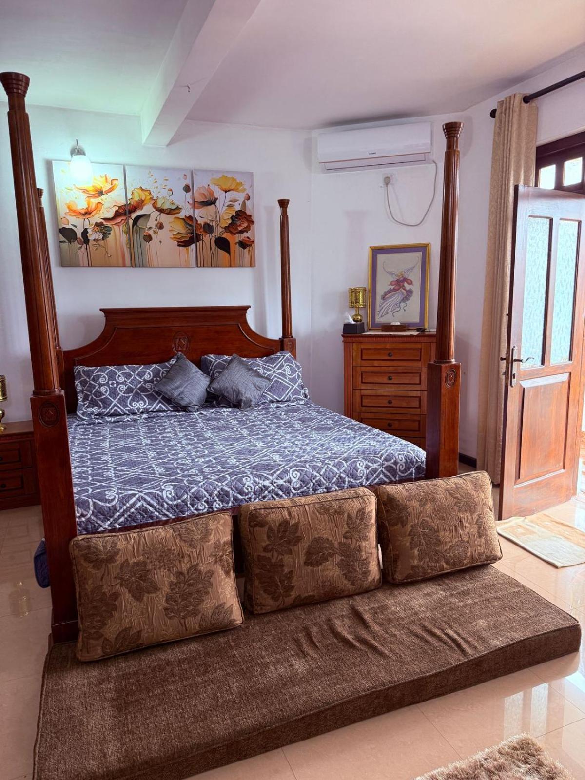 Resident View Homestay Kandy Exterior photo