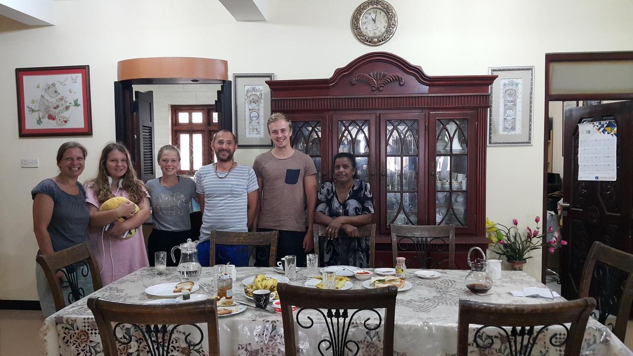 Resident View Homestay Kandy Exterior photo