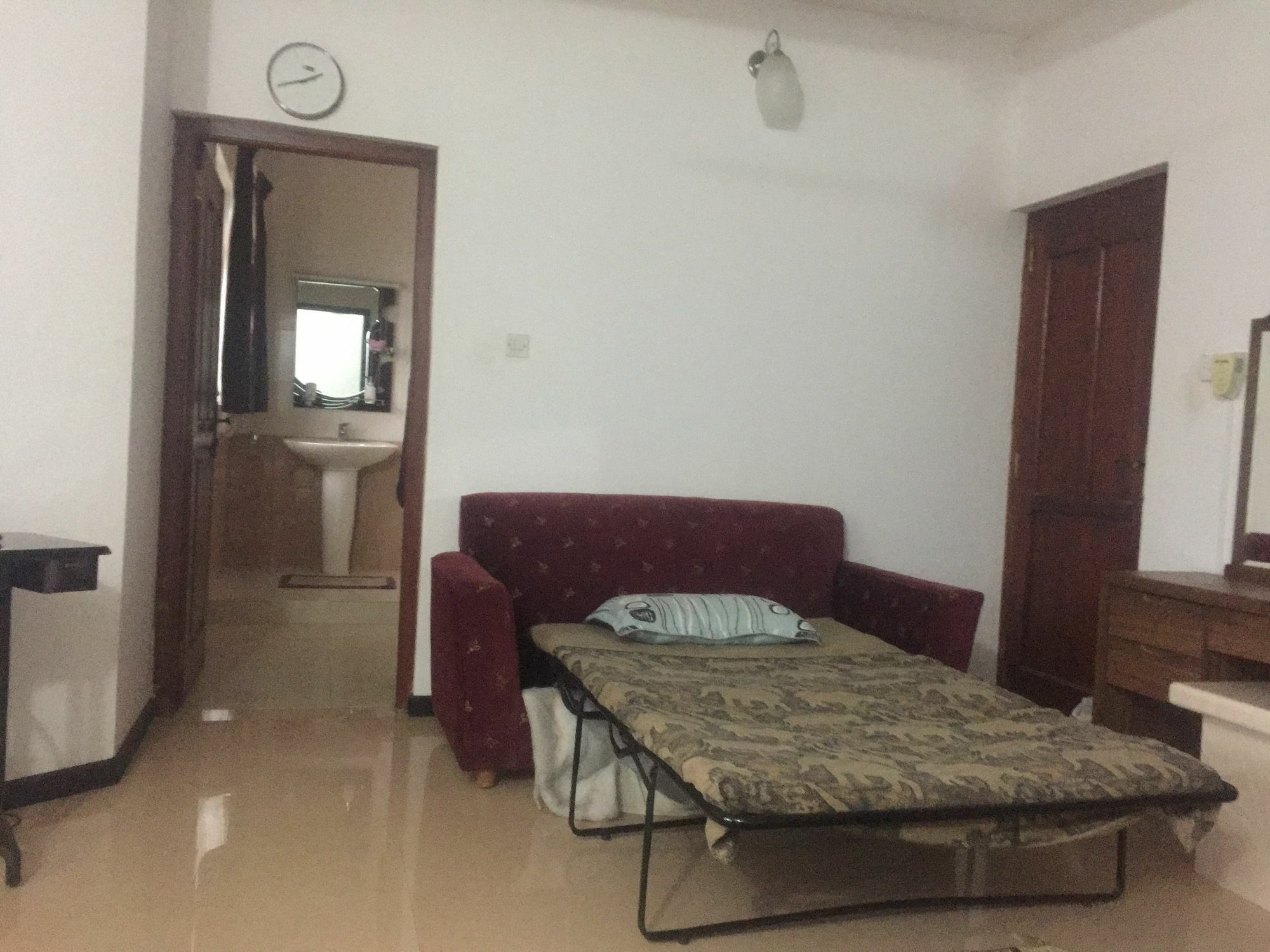 Resident View Homestay Kandy Exterior photo
